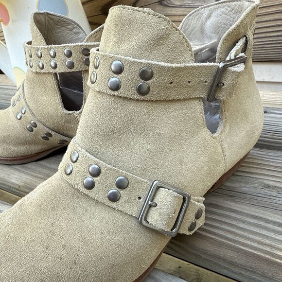 Matisse Leather Bootie Straps Size 9M- Urban Chic Studs Buckles Straps Beige - Picture 2 of 8